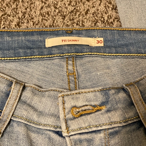 Levis 711 Skinny - Picture 2 of 4